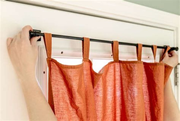 Do heavy curtains insulate?