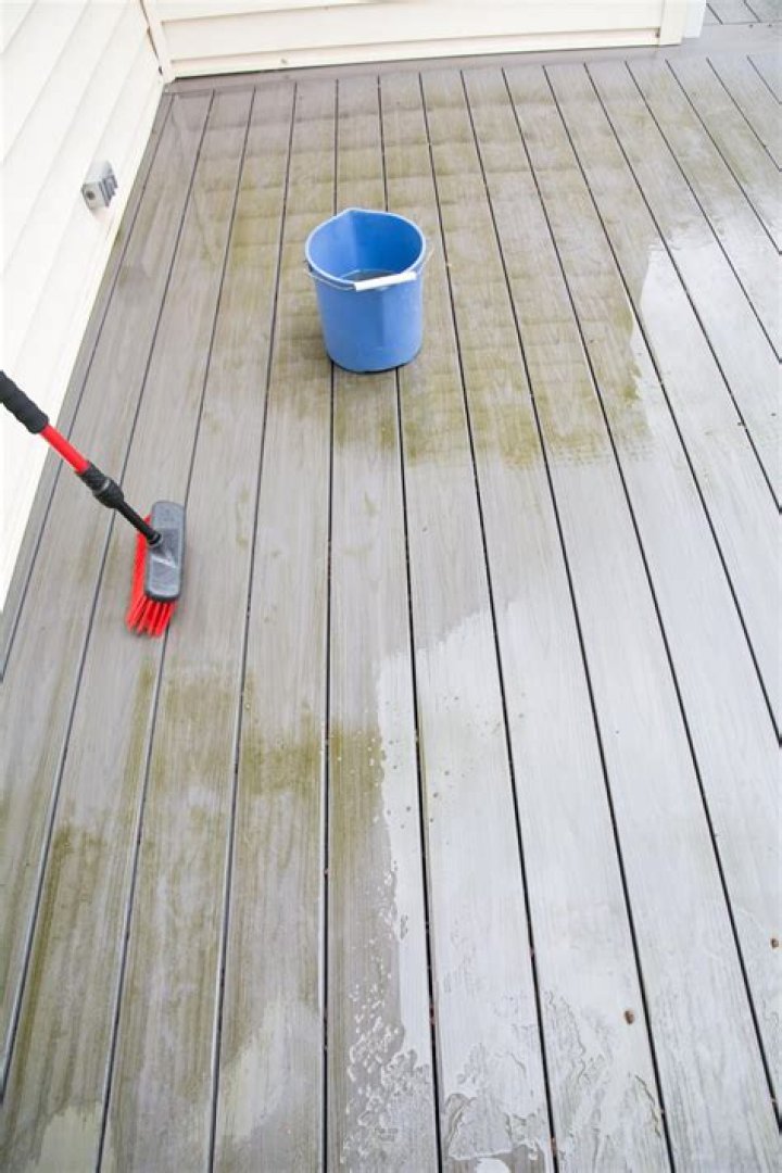 Does deck cleaner remove stain?