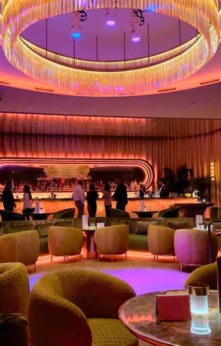 Does the Bellagio have a nightclub?