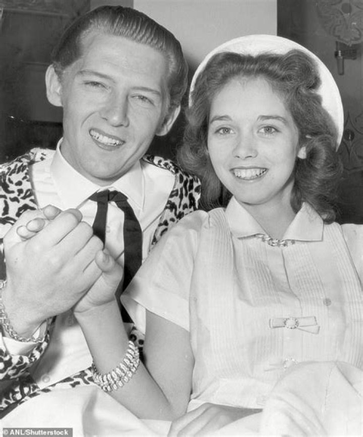 How did Lewis wife die?