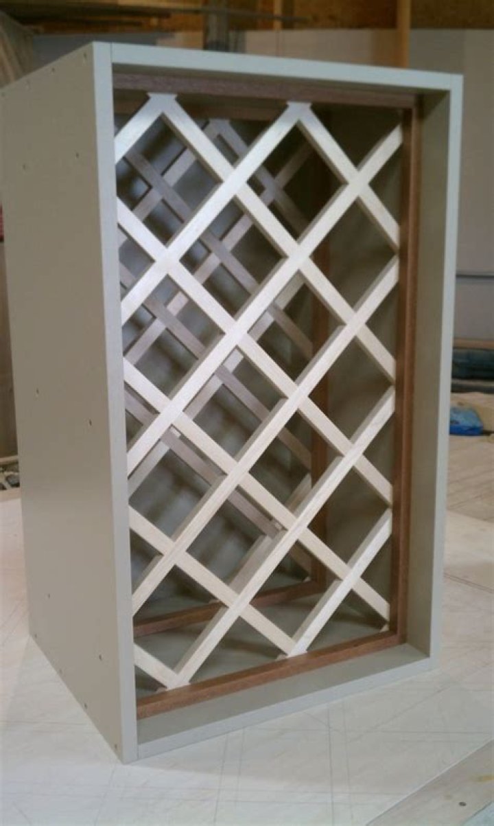 How do you make a lattice wine rack?