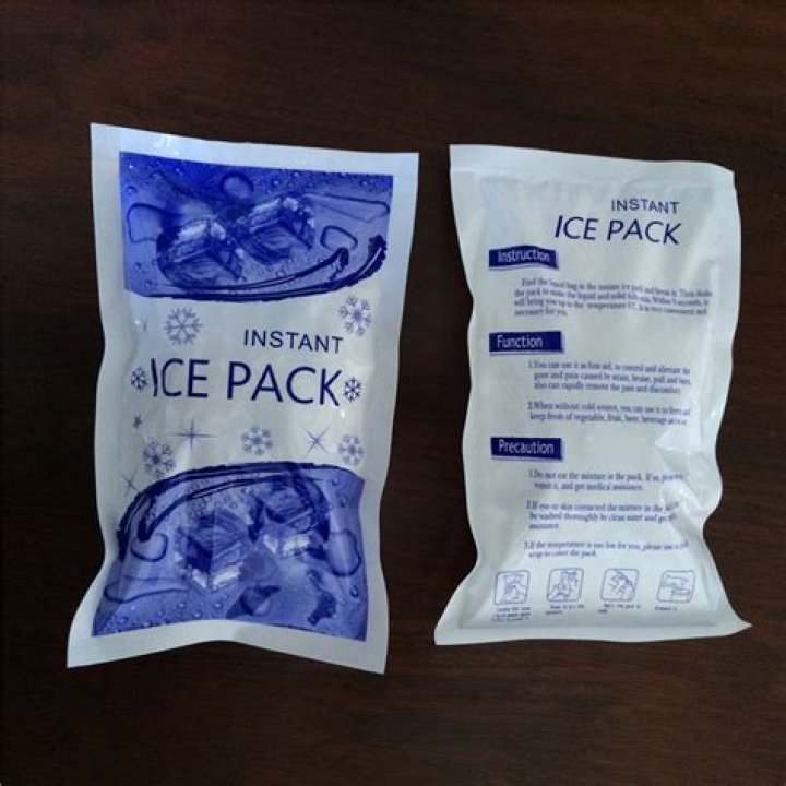 How do you make a salt water ice pack?