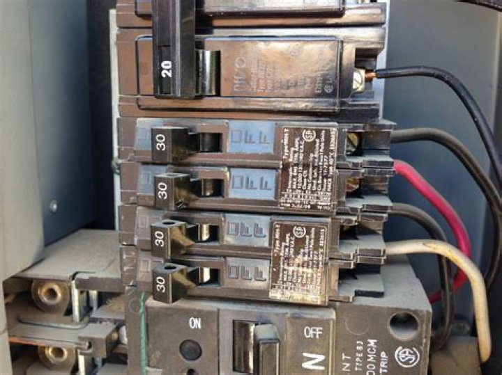 How do you wire a 240 breaker?