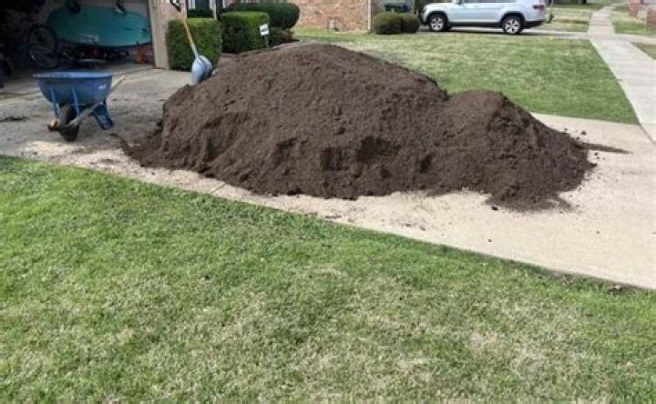 How much is a cubic yard of topsoil?