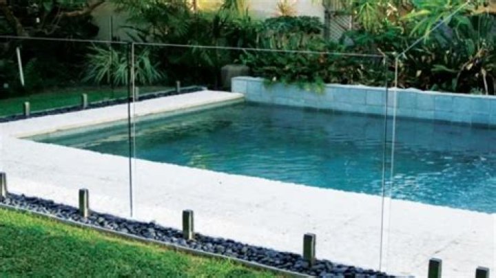 What is glass pool fencing?
