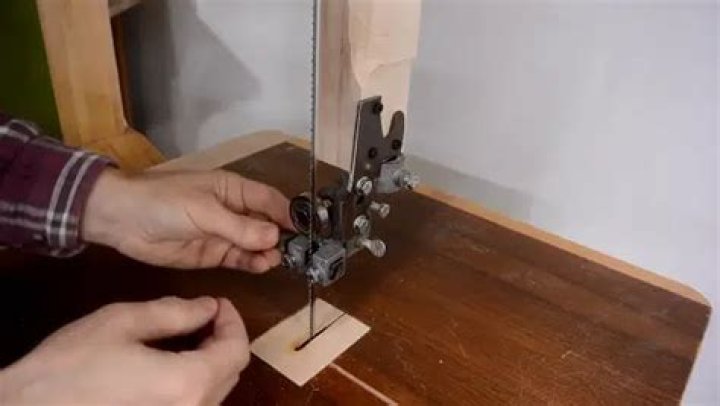 What size blade does a 14 inch bandsaw take?