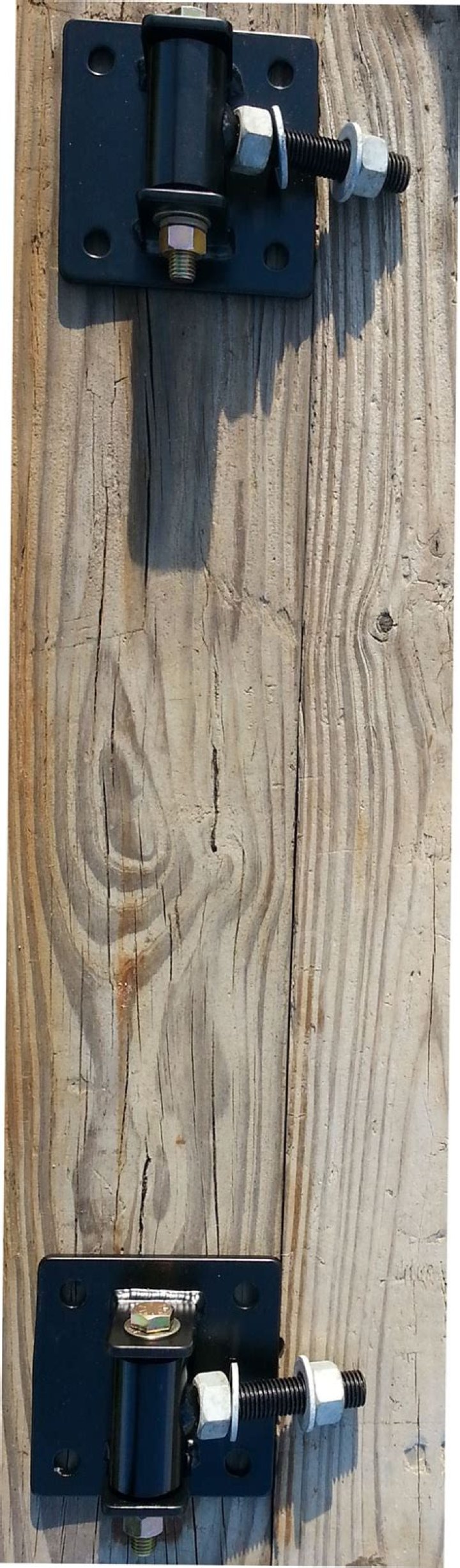 What size hinges for driveway gates?